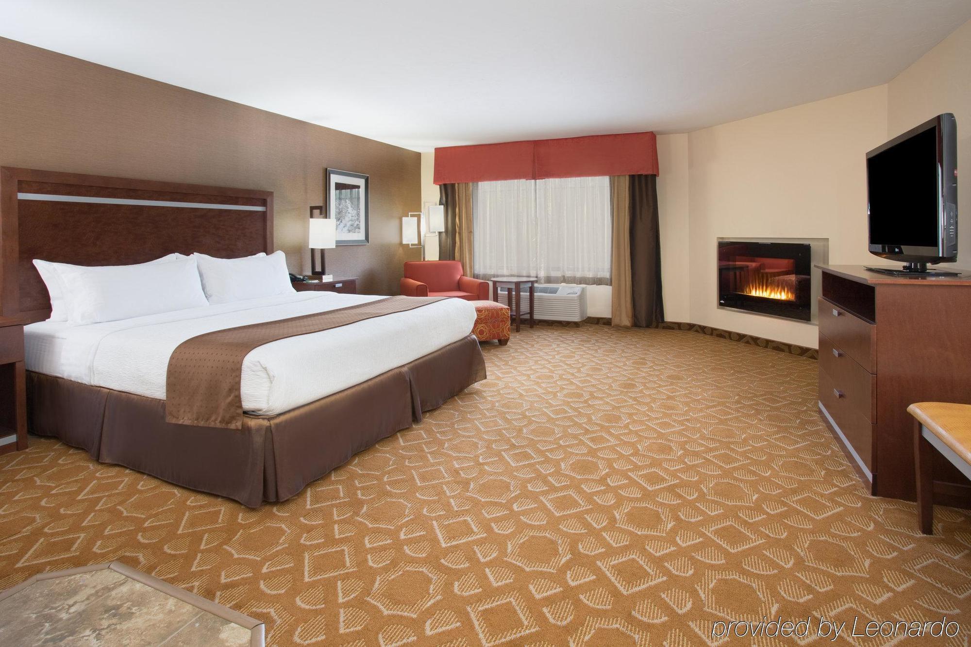 Downtown 3*