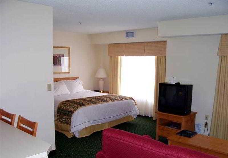 Hotel Downtown 3*