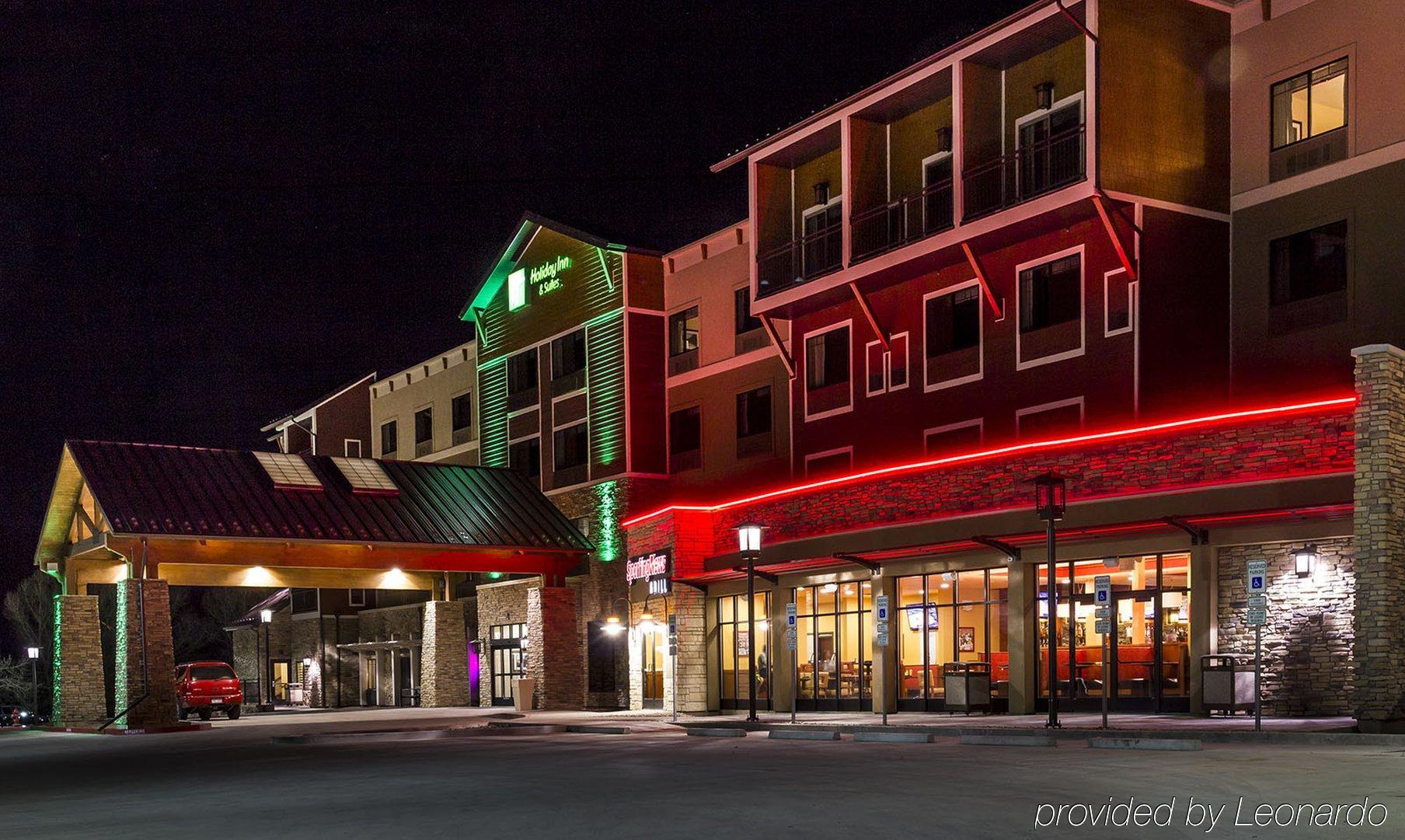 Downtown 3*