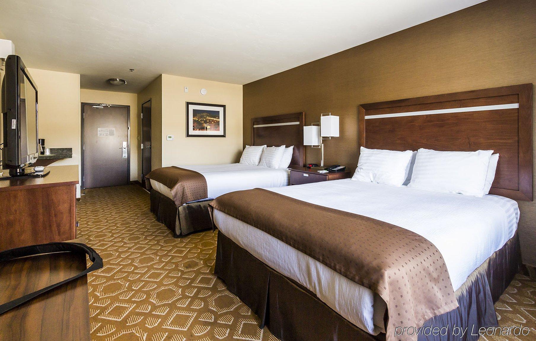 Downtown 3*